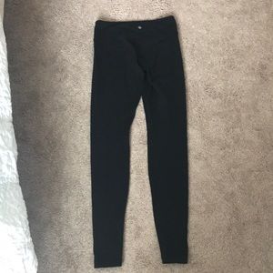 Wunder under Lululemon leggings